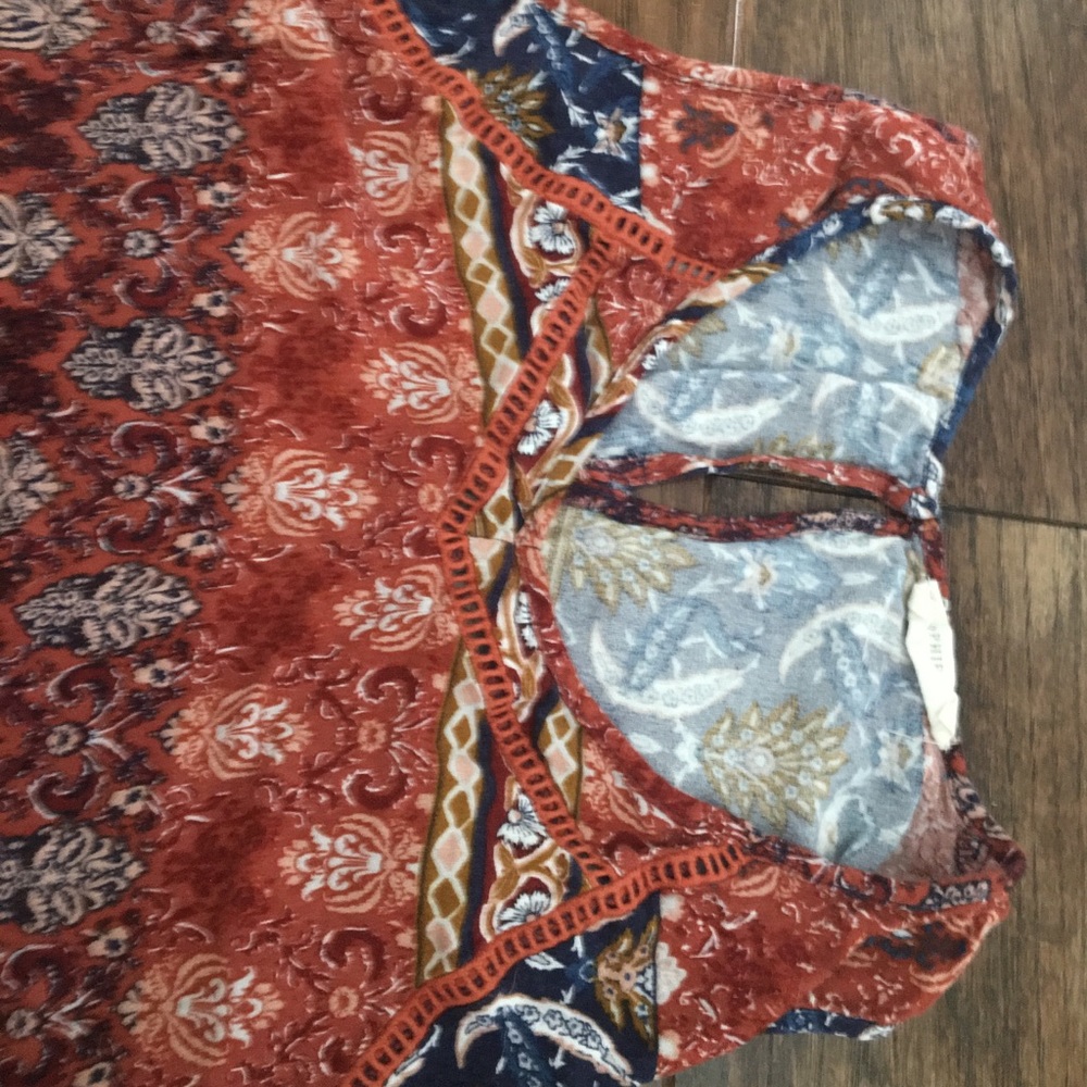 Cropped Pattern Tank - Picture 4 of 5